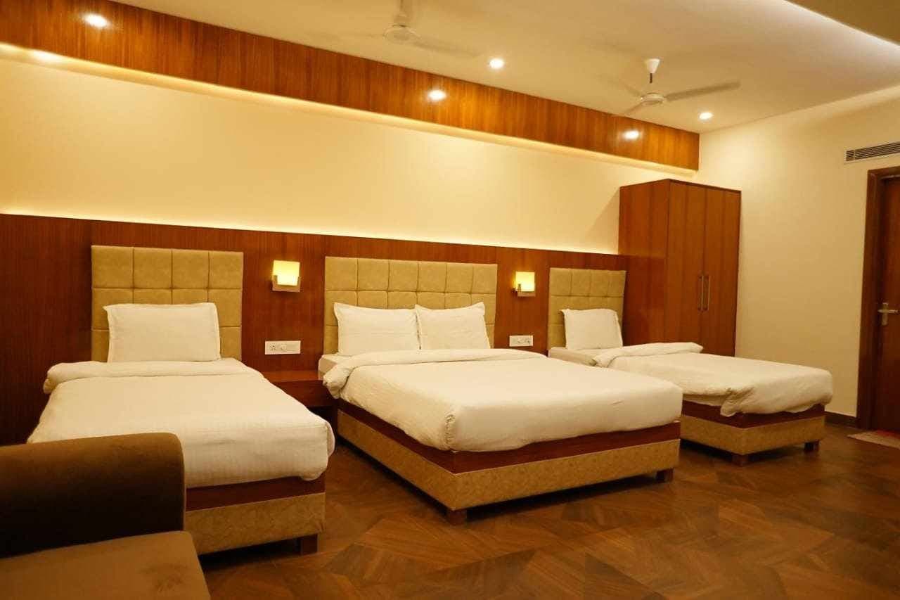 4 Bed Non-AC at Shri Gajanan Maharaj Sansthan — Spacious room with natural ventilation